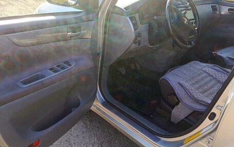 Toyota Avensis Verso I рестайлинг, 2003 год, 960 000 рублей, 19 фотография