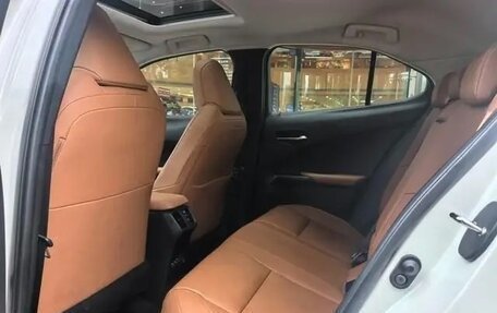 Lexus UX I, 2021 год, 2 070 000 рублей, 9 фотография