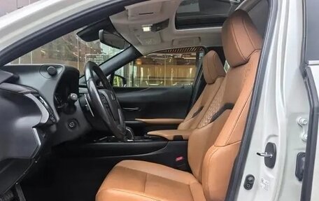 Lexus UX I, 2021 год, 2 070 000 рублей, 8 фотография