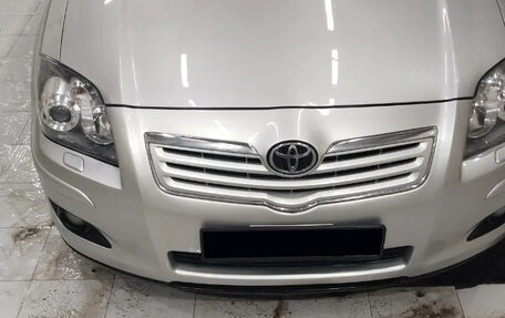 Toyota Avensis III рестайлинг, 2007 год, 1 060 000 рублей, 31 фотография