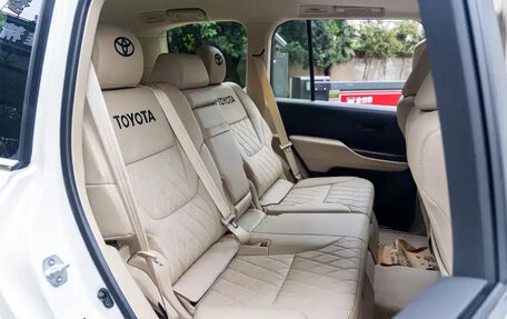 Toyota Land Cruiser, 2026 год, 16 400 777 рублей, 10 фотография