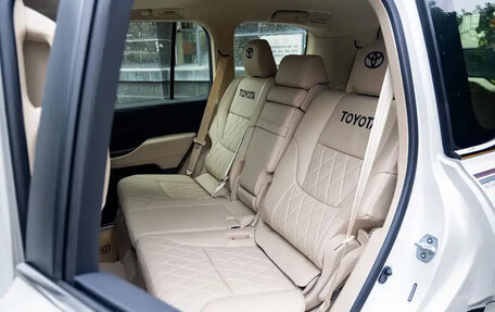 Toyota Land Cruiser, 2026 год, 16 400 777 рублей, 11 фотография
