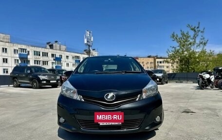Toyota Vitz, 2012 год, 590 000 рублей, 2 фотография