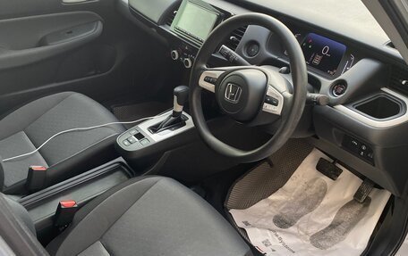 Honda Fit, 2021 год, 1 390 000 рублей, 6 фотография