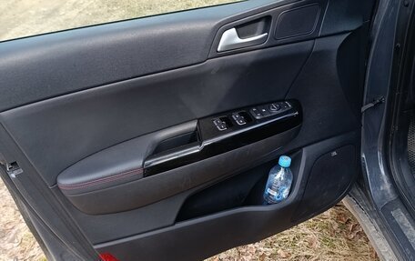 KIA Sportage IV рестайлинг, 2018 год, 2 200 000 рублей, 10 фотография