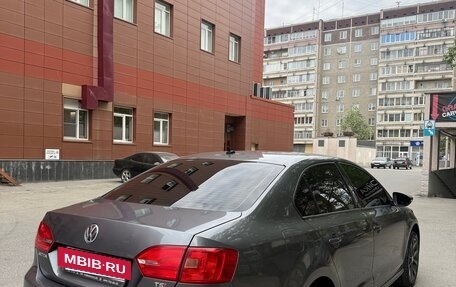 Volkswagen Jetta VI, 2012 год, 895 000 рублей, 2 фотография
