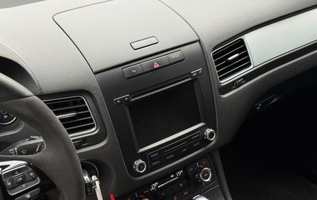Volkswagen Touareg III, 2013 год, 2 025 000 рублей, 21 фотография