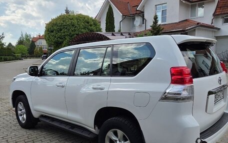 Toyota Land Cruiser Prado 150 рестайлинг 2, 2013 год, 3 080 000 рублей, 4 фотография