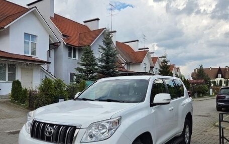 Toyota Land Cruiser Prado 150 рестайлинг 2, 2013 год, 3 080 000 рублей, 2 фотография
