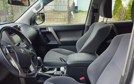 Toyota Land Cruiser Prado 150 рестайлинг 2, 2013 год, 3 080 000 рублей, 8 фотография