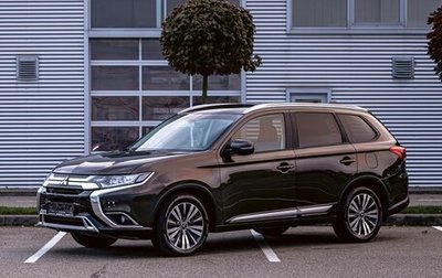Mitsubishi Outlander III рестайлинг 3, 2020 год, 1 725 000 рублей, 1 фотография