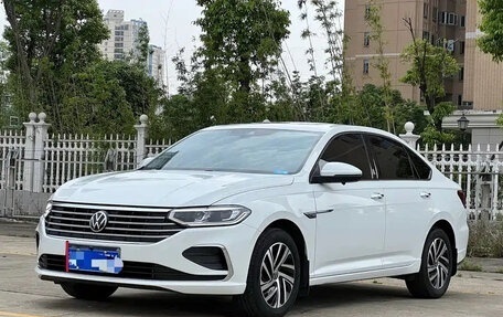 Volkswagen Lavida, 2023 год, 1 200 000 рублей, 1 фотография