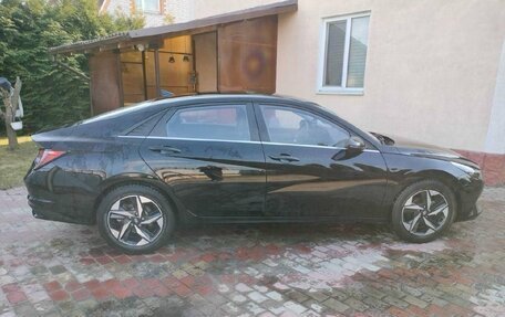Hyundai Elantra, 2022 год, 1 700 000 рублей, 6 фотография