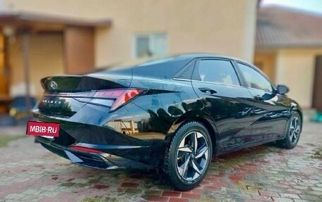 Hyundai Elantra, 2022 год, 1 700 000 рублей, 2 фотография