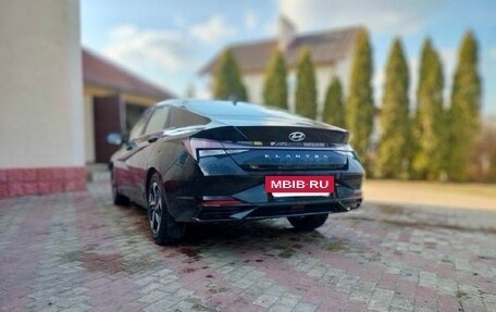 Hyundai Elantra, 2022 год, 1 700 000 рублей, 5 фотография
