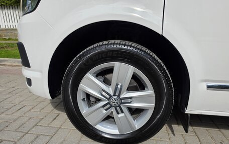 Volkswagen Multivan T6 рестайлинг, 2019 год, 5 800 000 рублей, 5 фотография