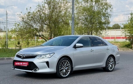 Toyota Camry, 2017 год, 2 100 000 рублей, 3 фотография