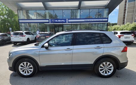 Volkswagen Tiguan II, 2020 год, 2 490 000 рублей, 2 фотография
