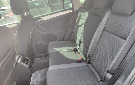 Volkswagen Tiguan II, 2020 год, 2 490 000 рублей, 14 фотография