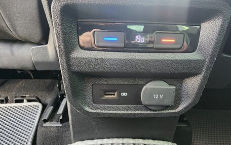 Volkswagen Tiguan II, 2020 год, 2 490 000 рублей, 20 фотография