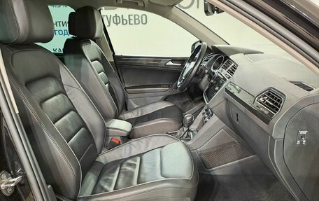 Volkswagen Tiguan II, 2019 год, 2 590 000 рублей, 17 фотография