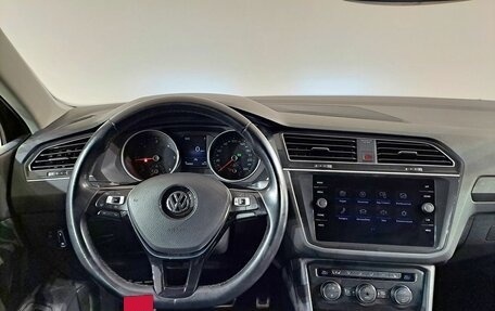 Volkswagen Tiguan II, 2019 год, 2 590 000 рублей, 9 фотография
