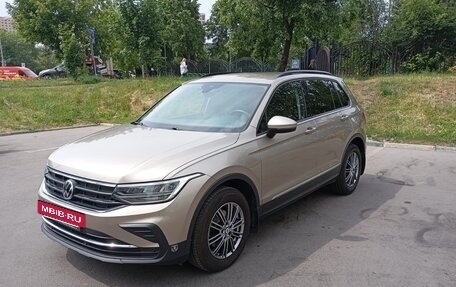 Volkswagen Tiguan II, 2021 год, 2 200 000 рублей, 3 фотография