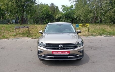 Volkswagen Tiguan II, 2021 год, 2 200 000 рублей, 2 фотография