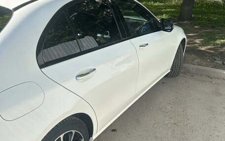 Mercedes-Benz E-Класс, 2020 год, 3 620 000 рублей, 4 фотография