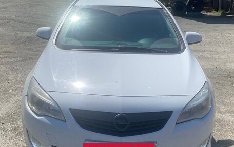 Opel Astra J, 2010 год, 600 000 рублей, 11 фотография