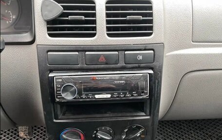 KIA Rio II, 2003 год, 150 000 рублей, 8 фотография