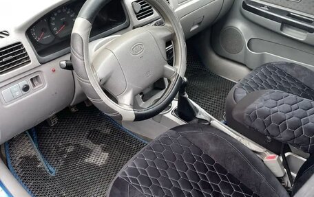 KIA Rio II, 2003 год, 150 000 рублей, 9 фотография