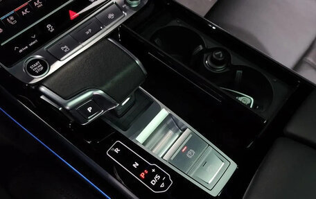Audi A8, 2023 год, 9 200 000 рублей, 13 фотография