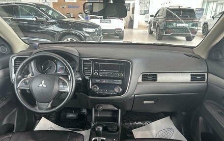 Mitsubishi Outlander III рестайлинг 3, 2014 год, 1 295 000 рублей, 15 фотография