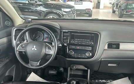 Mitsubishi Outlander III рестайлинг 3, 2014 год, 1 295 000 рублей, 16 фотография