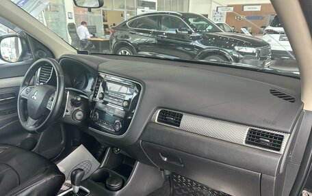 Mitsubishi Outlander III рестайлинг 3, 2014 год, 1 295 000 рублей, 19 фотография