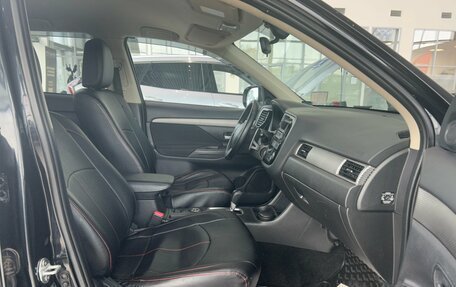 Mitsubishi Outlander III рестайлинг 3, 2014 год, 1 295 000 рублей, 17 фотография