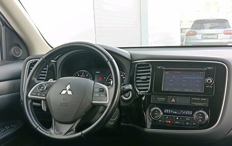 Mitsubishi Outlander III рестайлинг 3, 2014 год, 1 280 000 рублей, 13 фотография