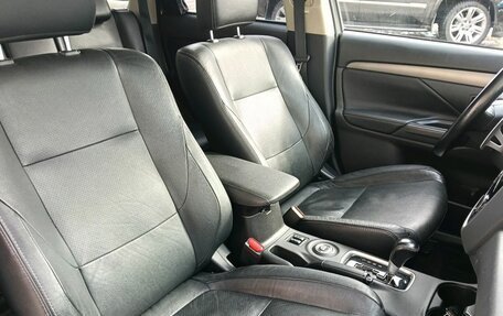 Mitsubishi Outlander III рестайлинг 3, 2014 год, 1 280 000 рублей, 9 фотография