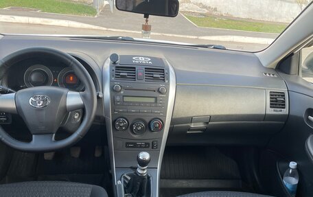 Toyota Corolla, 2011 год, 955 000 рублей, 4 фотография