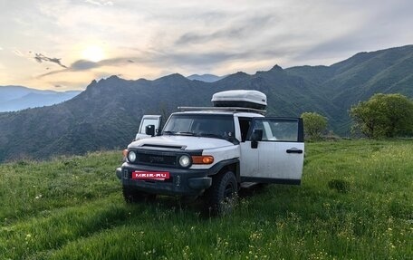 Toyota FJ Cruiser, 2007 год, 3 250 000 рублей, 9 фотография