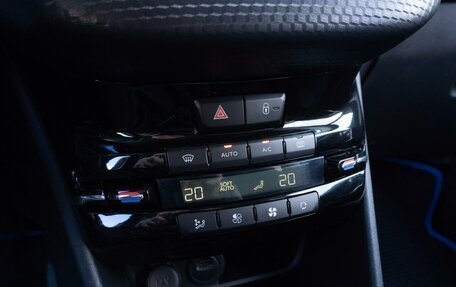 Peugeot 2008 II, 2019 год, 1 099 000 рублей, 18 фотография