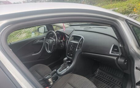 Opel Astra J, 2013 год, 650 000 рублей, 2 фотография