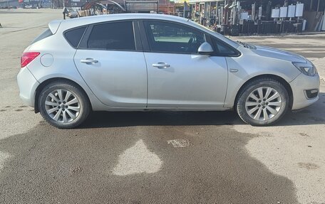 Opel Astra J, 2013 год, 650 000 рублей, 6 фотография
