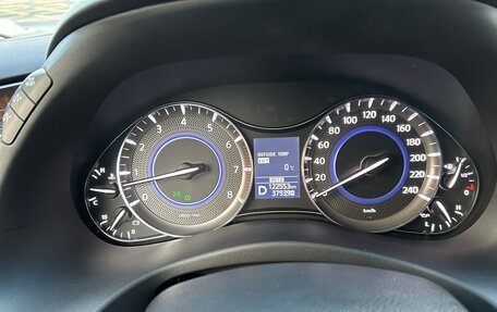 Infiniti QX56, 2013 год, 2 300 000 рублей, 10 фотография