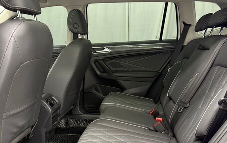 Volkswagen Tiguan II, 2022 год, 2 400 000 рублей, 11 фотография