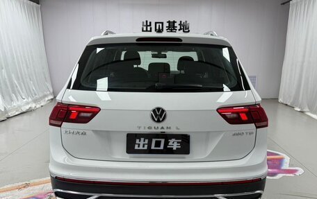 Volkswagen Tiguan II, 2022 год, 2 400 000 рублей, 6 фотография