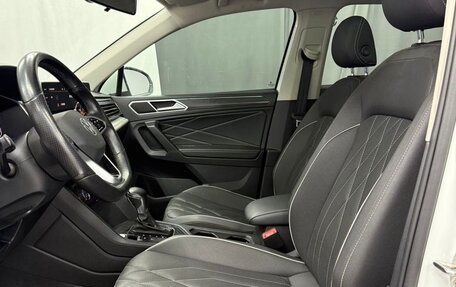 Volkswagen Tiguan II, 2022 год, 2 400 000 рублей, 10 фотография