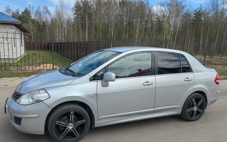 Nissan Tiida, 2010 год, 700 000 рублей, 3 фотография