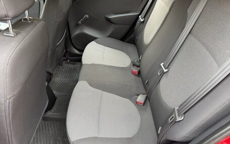 Hyundai Solaris II рестайлинг, 2013 год, 890 000 рублей, 22 фотография